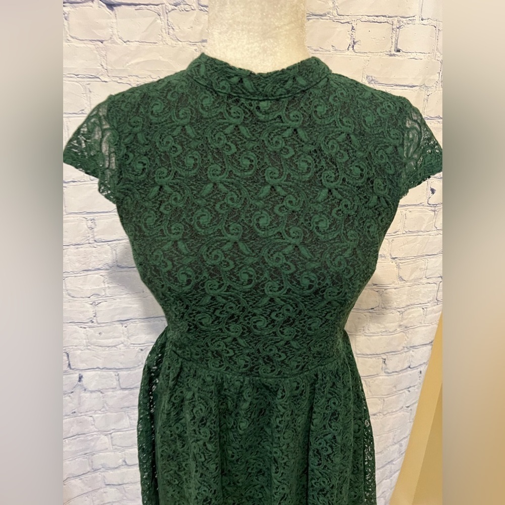 Romeo + Julliet Couture Womens Green Lace Open Back Fit And Flare Dress Sz Small - Picture 2 of 8